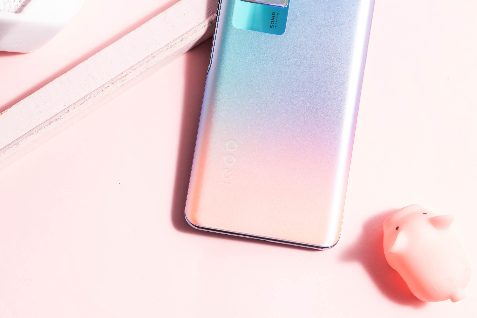 iqooneo5s测评对比一加9,iqooneo5s双芯旗舰