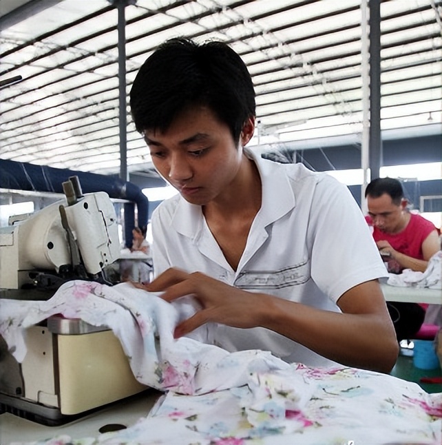 我，药店营业员，月入过万，发现里面有很多猫腻，给大家揭秘一下