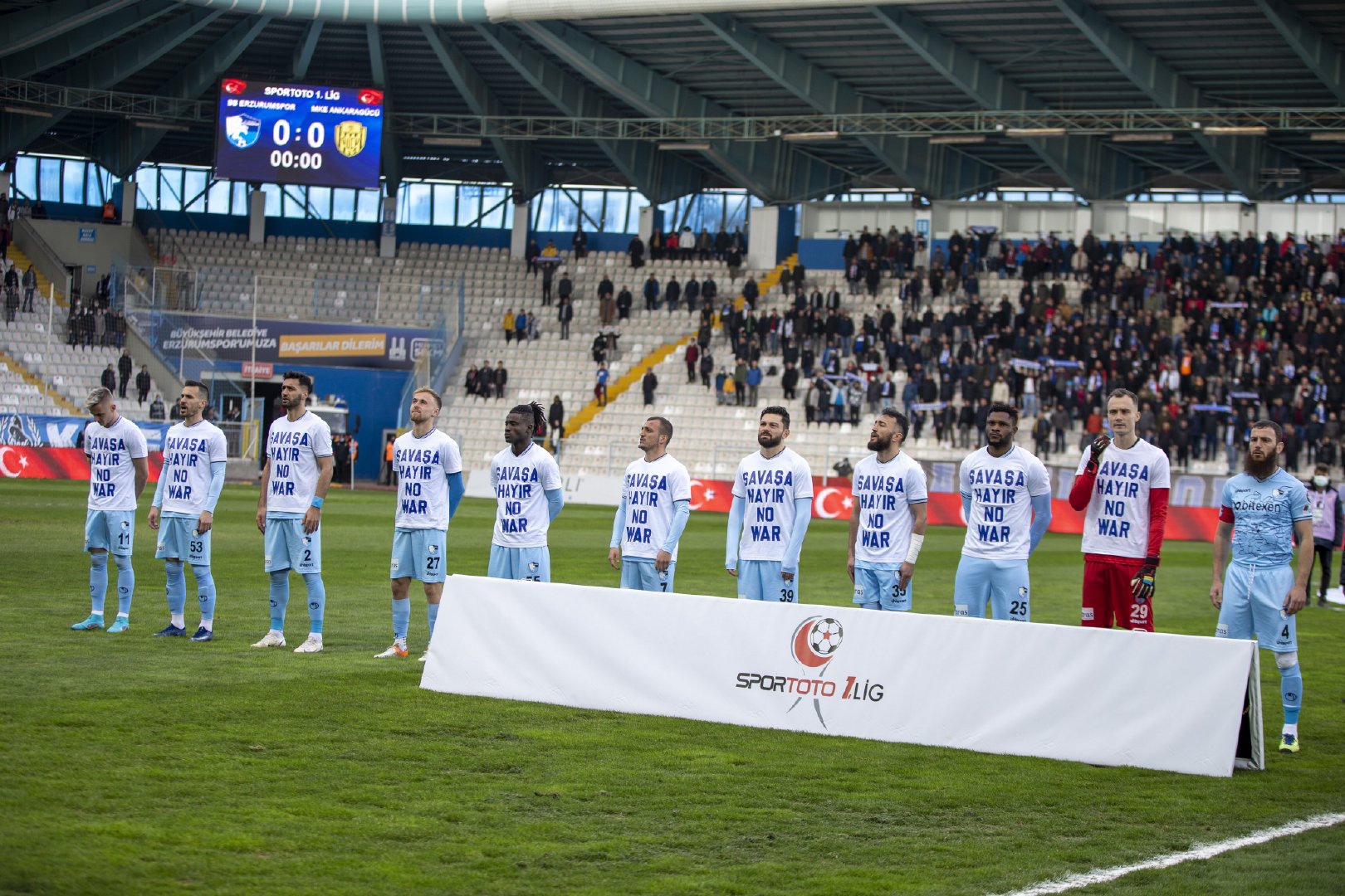 国际足坛“重兵围剿”俄罗斯，两句“不合时宜”的实话却直指人心