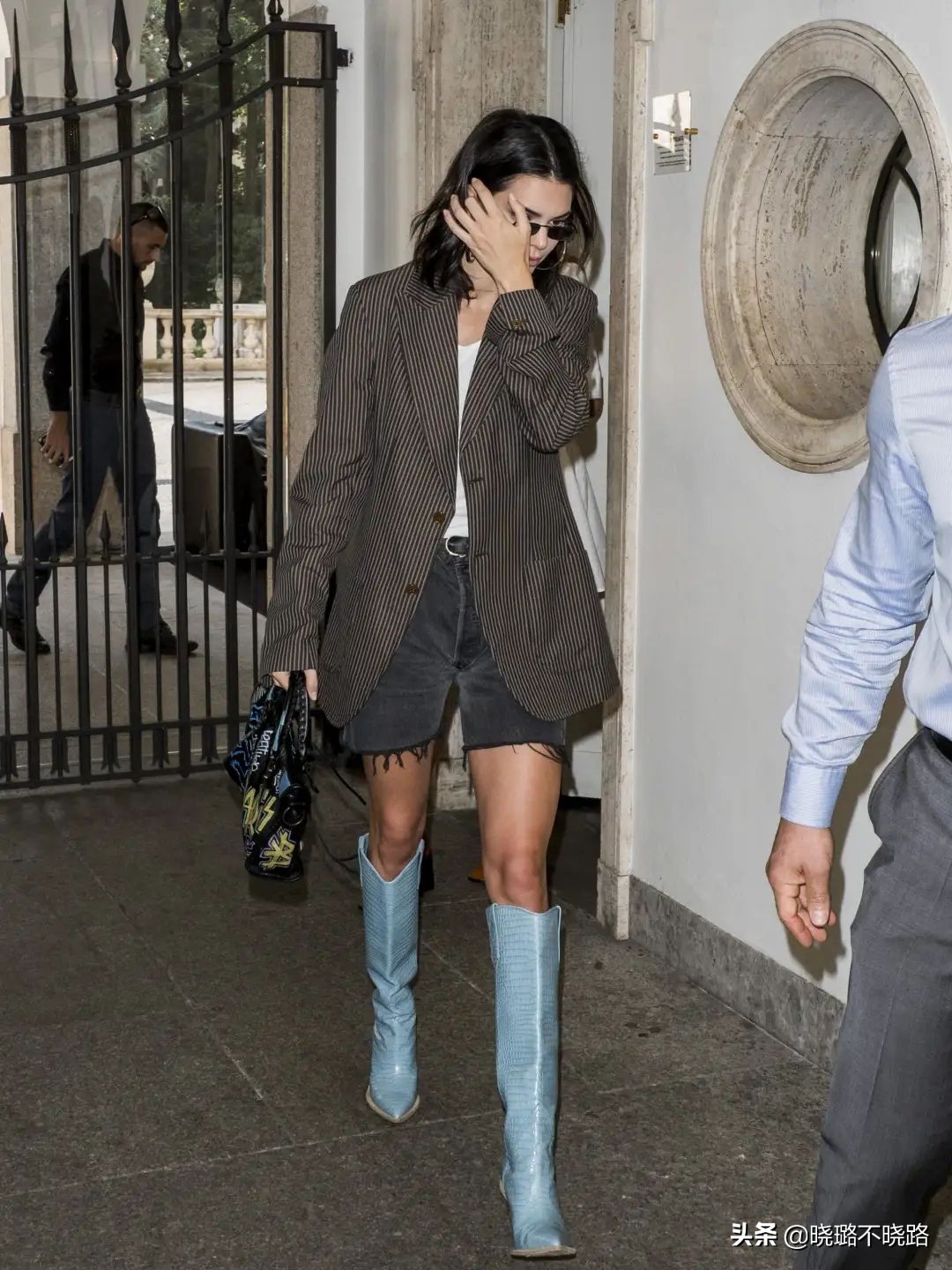 最近比较火的马丁靴和骑士靴,骑士靴跟马丁靴