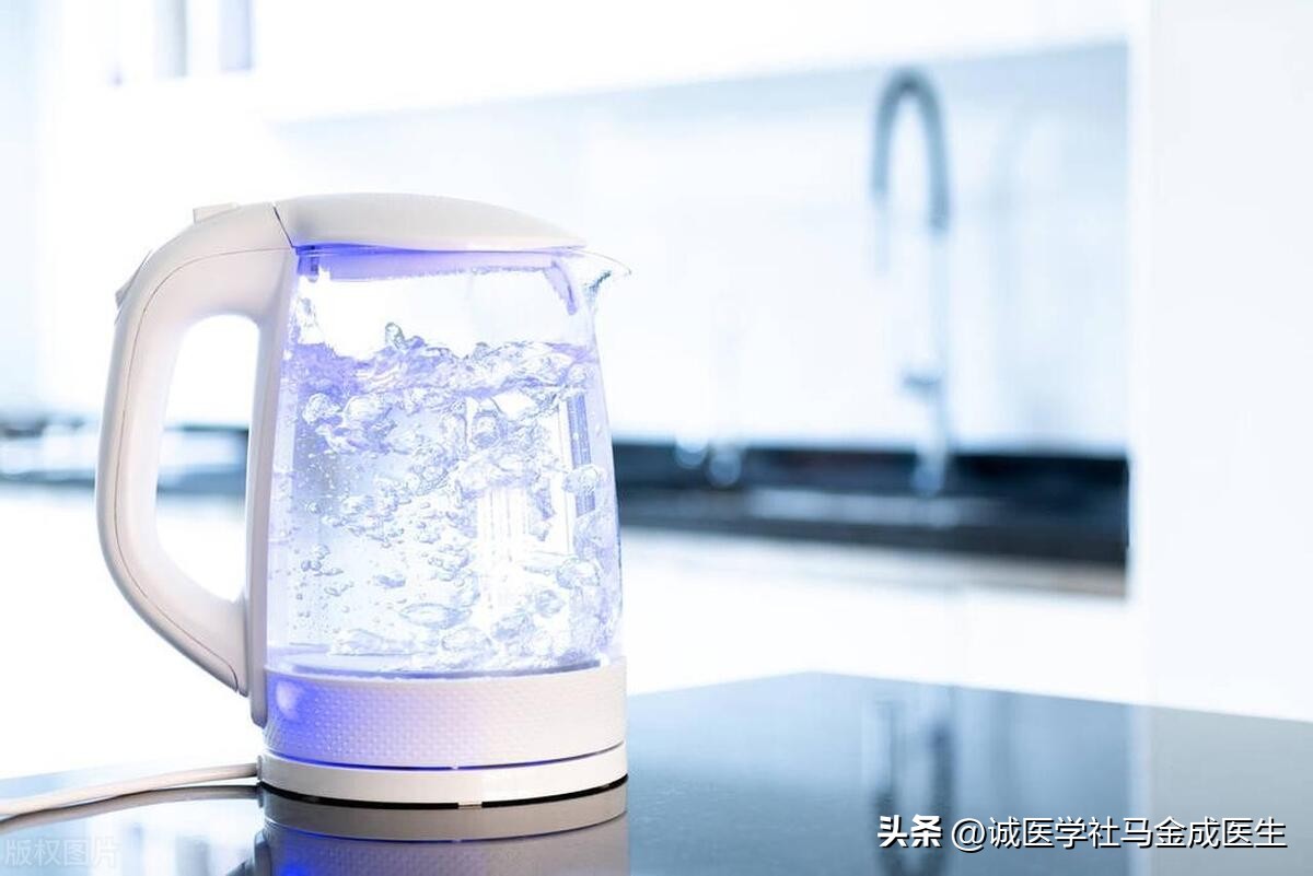 夏天汗出得多怎么补,夏季出汗多是排毒还是体质虚