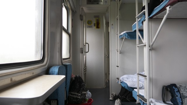 女子吐槽软卧3男1女后续,女子吐槽软卧车厢分配事件