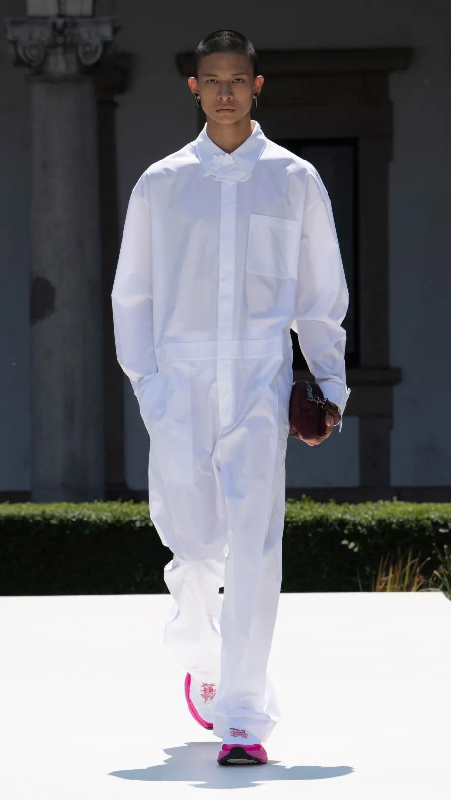 valentino2024春夏男装秀,valentino2022秋冬男装时装秀