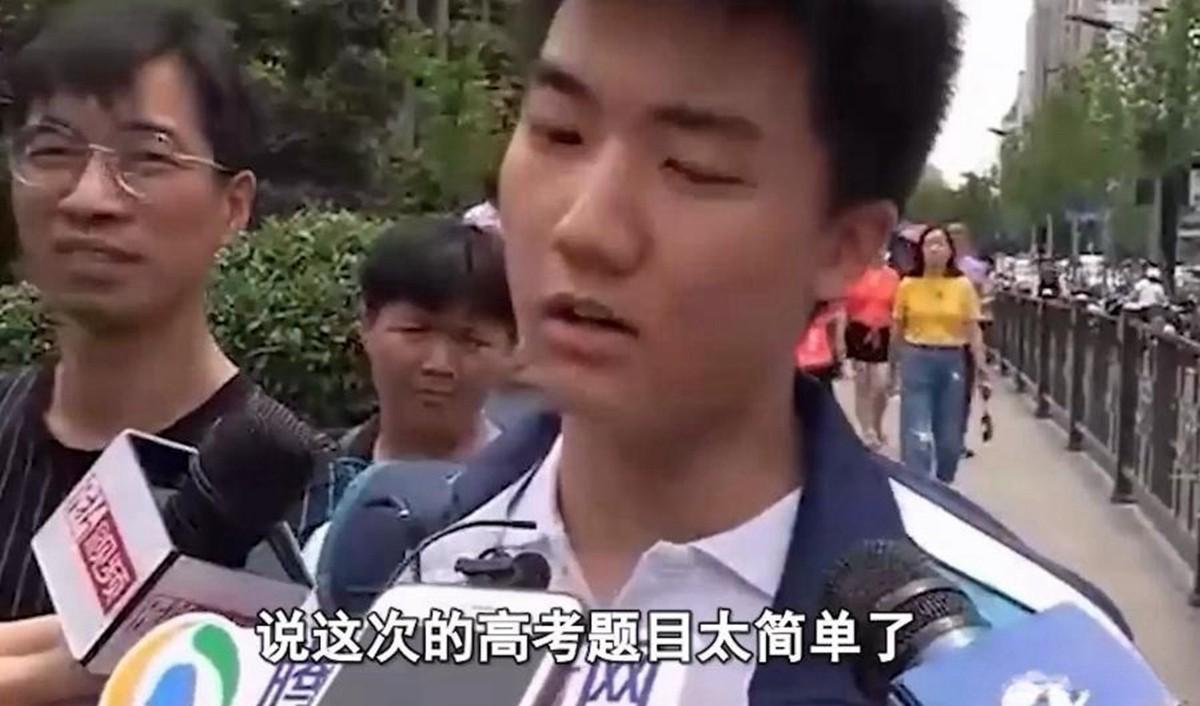 当年说高考题很简单的考生,今年高考提前交卷考得怎么样了