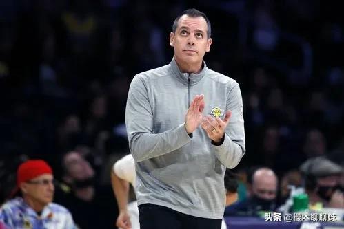 太阳湖人赛后沃格尔,沃格尔当年在湖人的五小阵容