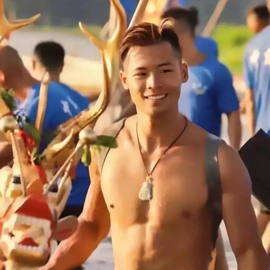 小鲜肉型肌肉男,龙舟赛肌肉男对比小鲜肉