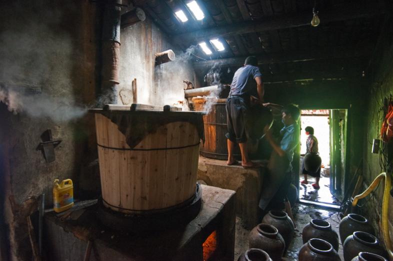 为什么喝完白酒后一直头疼,喝完白酒为什么胃会这么难受