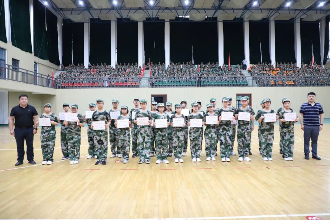 盐城市初级中学2023年“铁军国防训练营”闭营仪式隆重举行