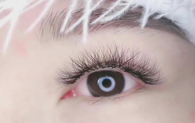 嫁接美睫的时候睫毛空缺怎么处理,美睫嫁接后为什么7到10天内补睫毛