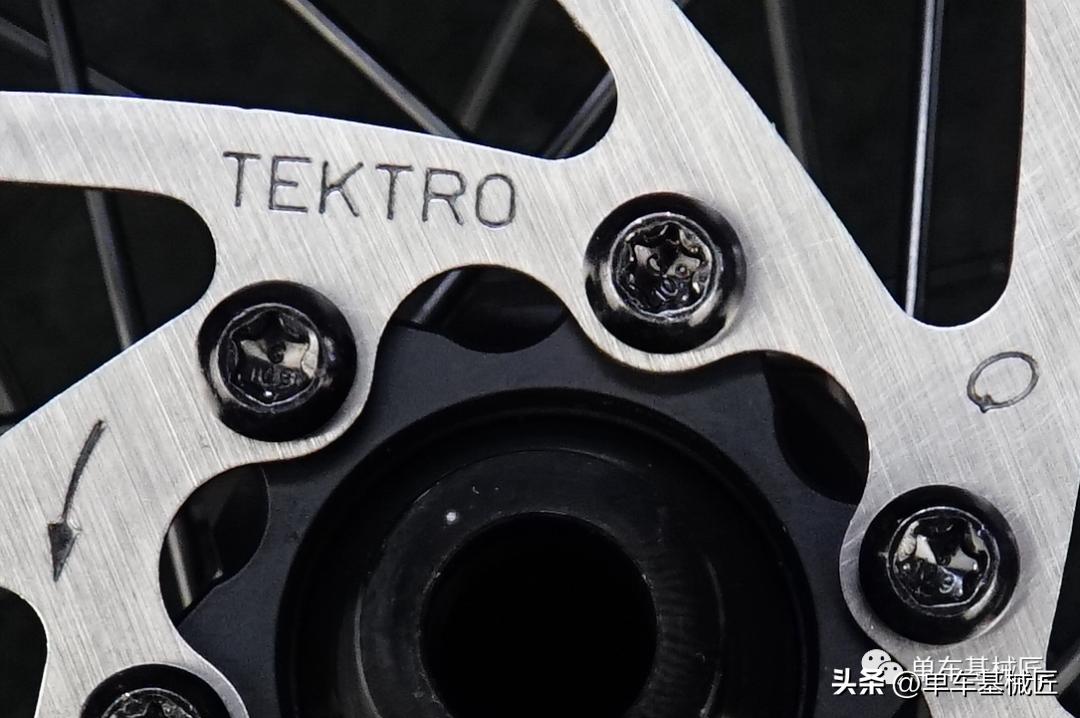 山地车旋式碟刹盘拆解,山地车机械式碟刹片更换教程