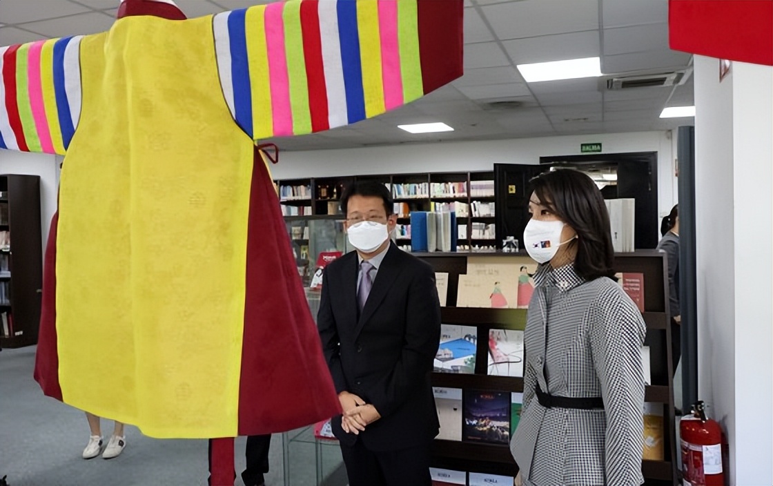 金建希西班牙,金建希连衣裙穿搭