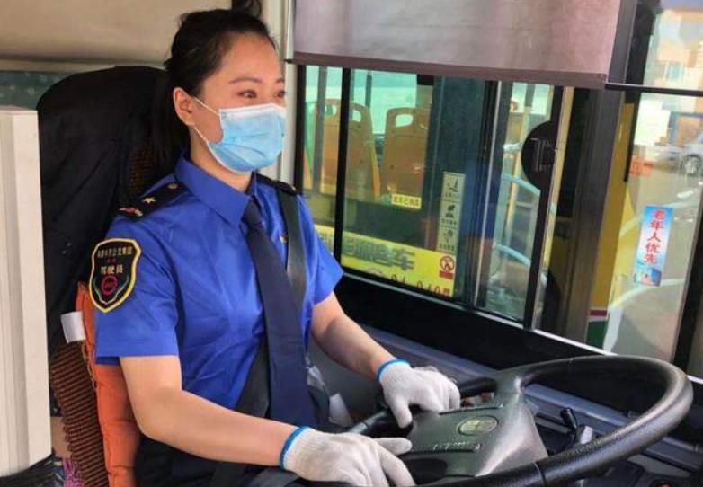 公交车为什么每次只收一块钱,公交车一块钱全天运营不赔钱吗