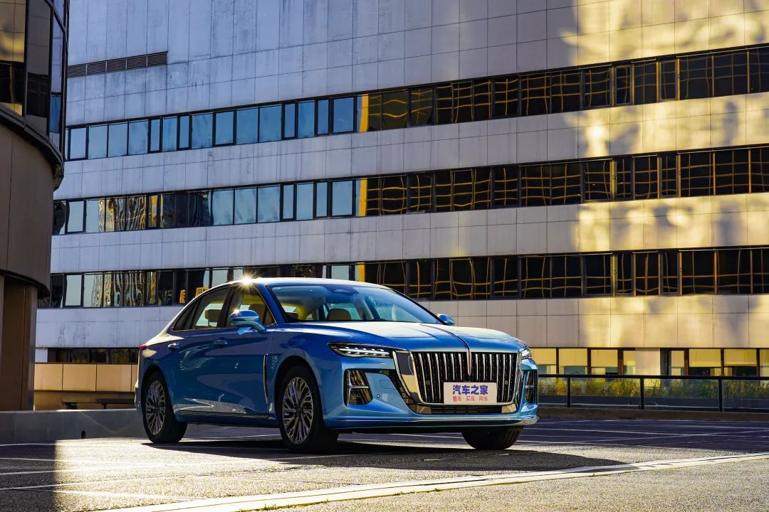 2024款红旗h5智联版是混动吗,红旗h5混动版车多少钱