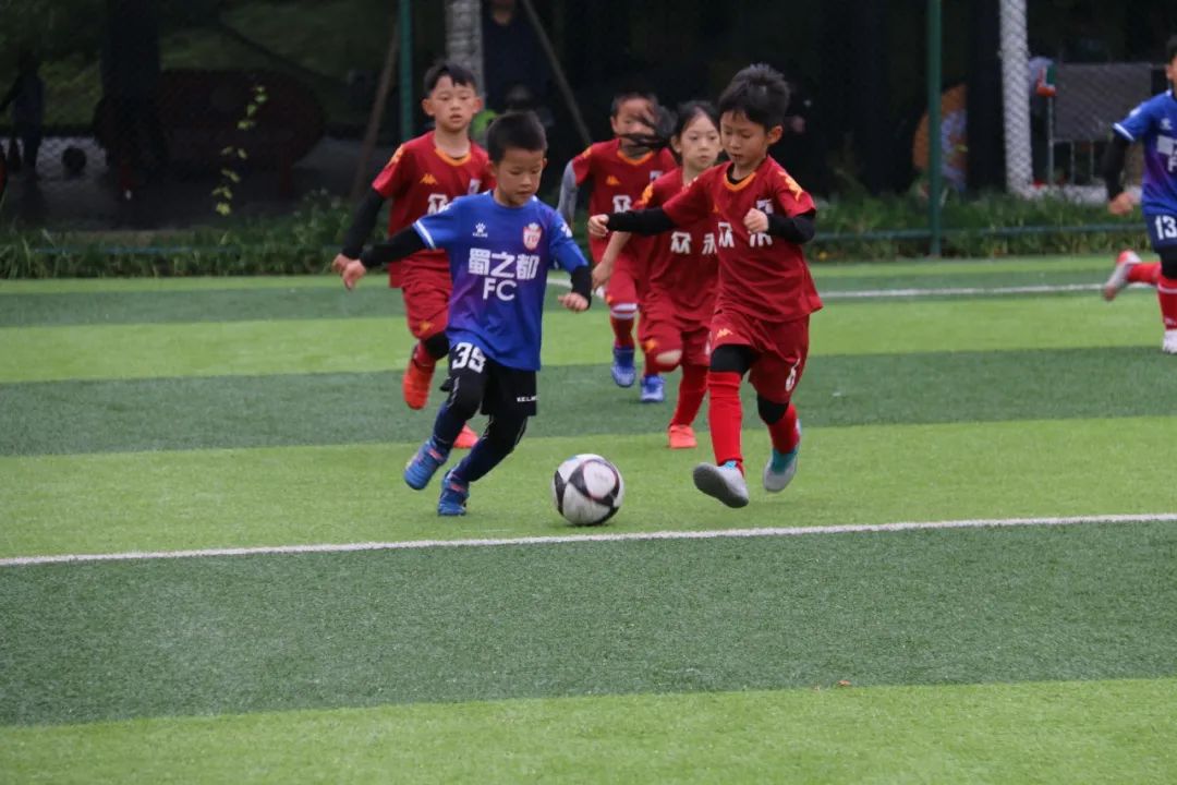 濂嬪媷浜夊厛鏃犳墍鐣忔儳,闃熶紞椋庨噰灞曠ず鍔ㄤ綔