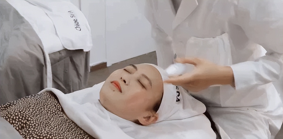 鼻子的黑头跟草莓一样,草莓黑头怎么去除最有效