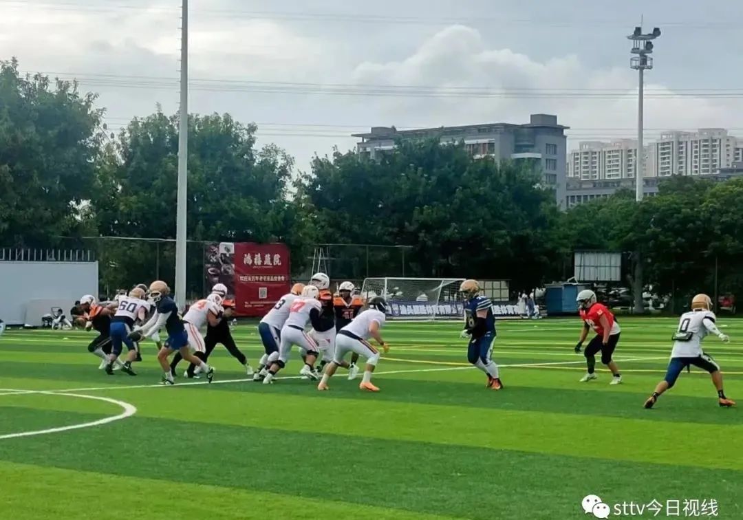 橄榄球训练激发人斗志的视频,青少年橄榄球联赛启动仪式