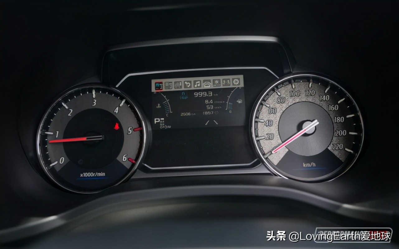 五十铃mux2023款柴油版试驾视频,2023款五十铃mux皮卡改装款