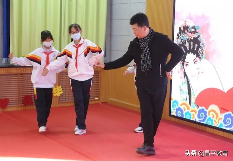 要让戏曲圈粉年轻一代,传统戏曲直播间里圈粉无数