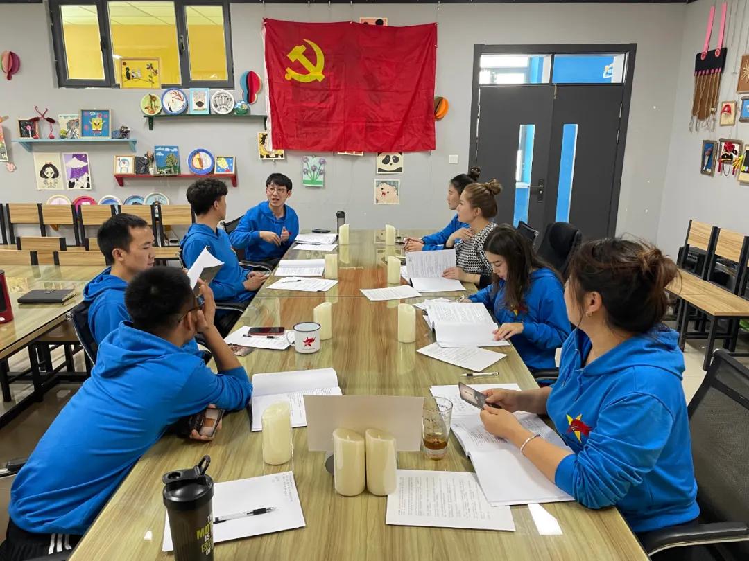 【玩转富蕴】“沉浸式体验”和“跨时空对话”-红色剧本杀为营地红色教育解锁新模式