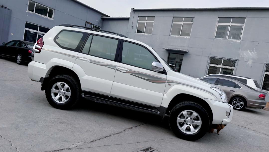 03年丰田霸道全车翻新多少钱,2004款丰田霸道拆车视频