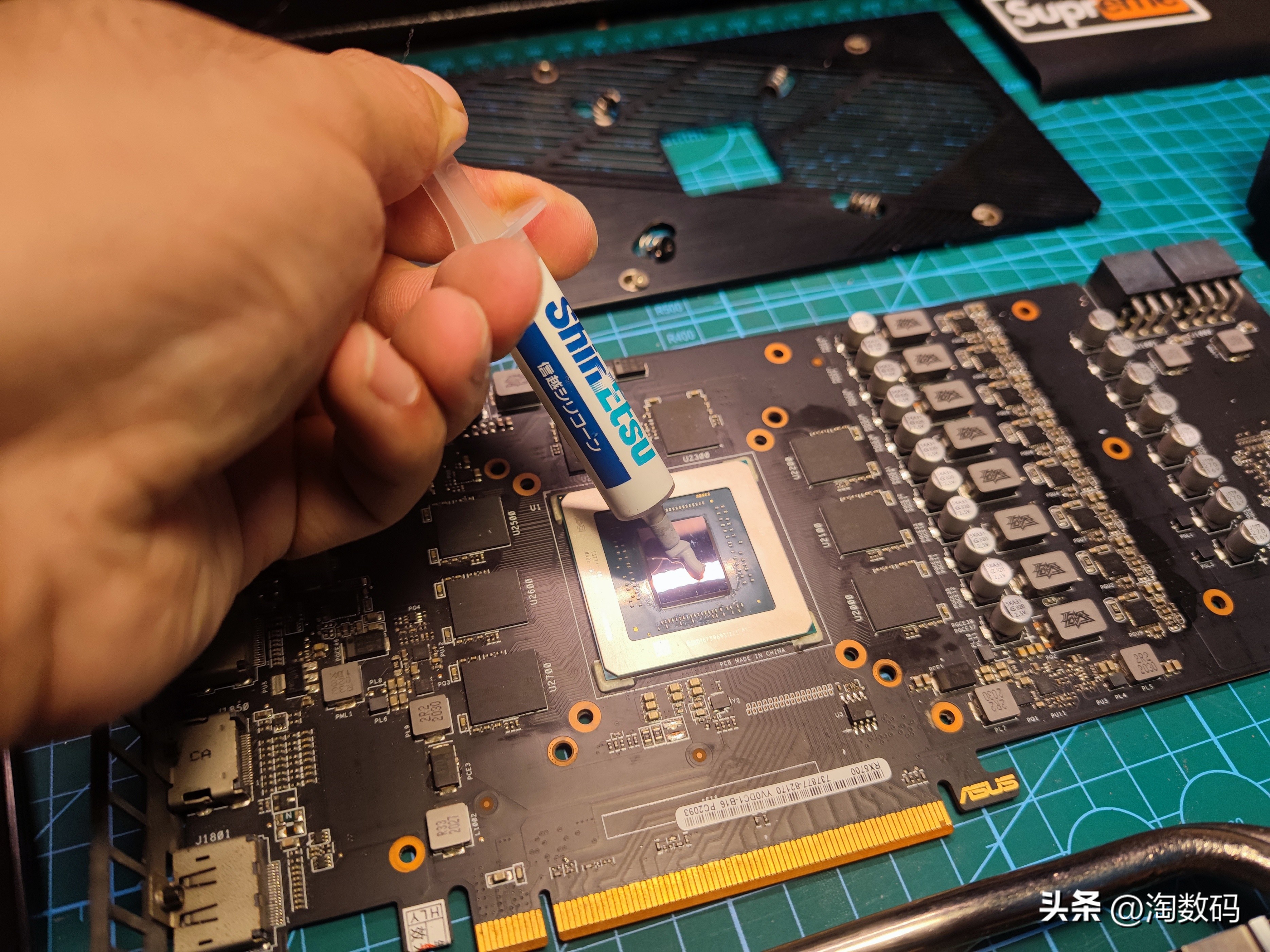 头铁矿卡配矿电:¥666块华硕RX5700+¥109块鑫谷金牌1250W装个机