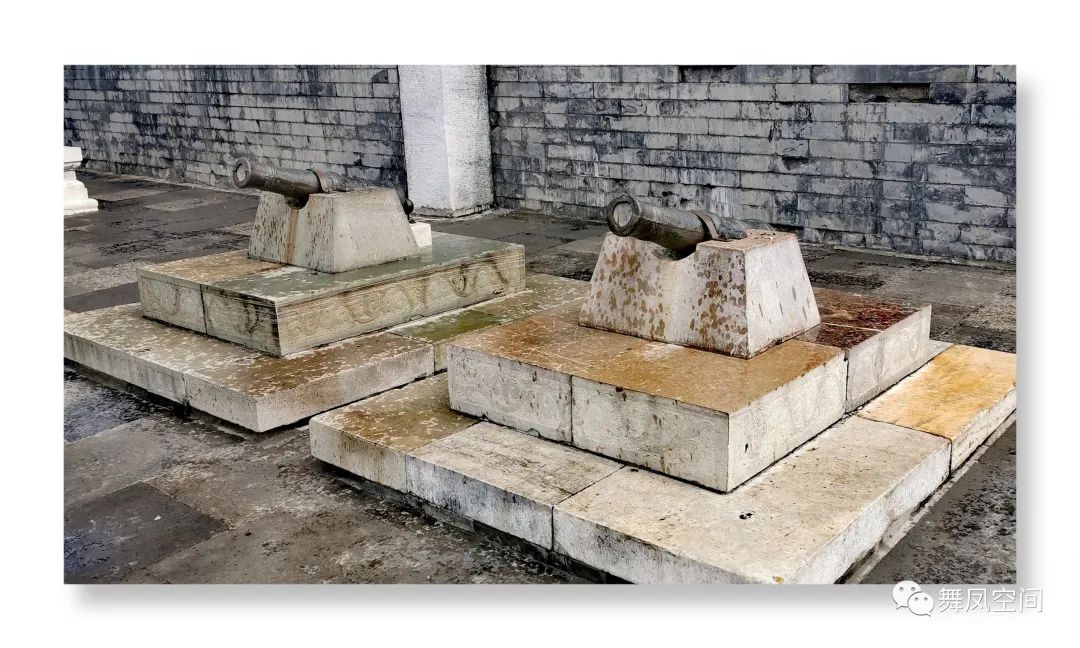 白塔寺是在北海公园里面吗,白塔寺是北海的白塔吗