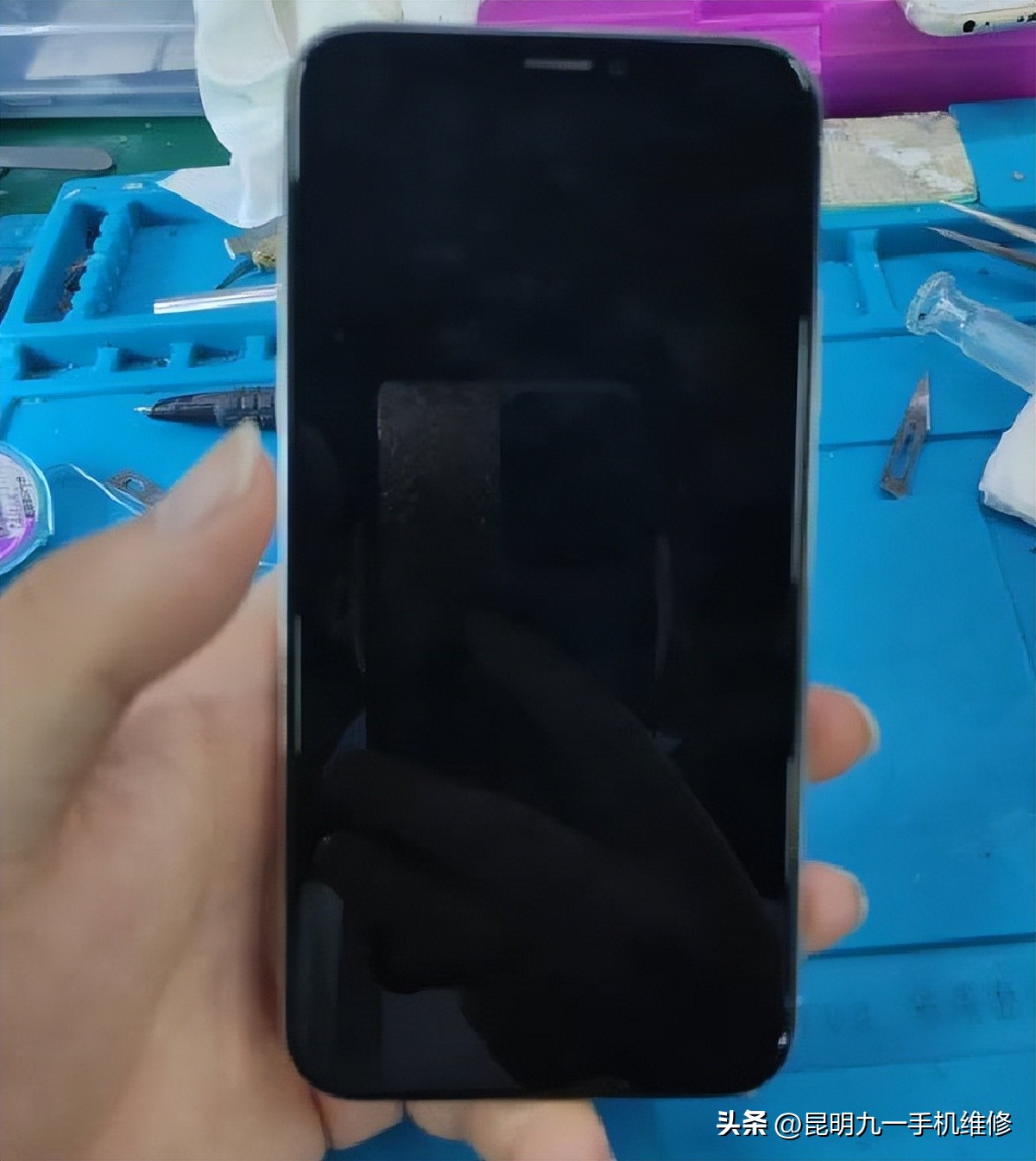 数据线进水了充不了电怎么办,苹果手机进水充不进电怎么办