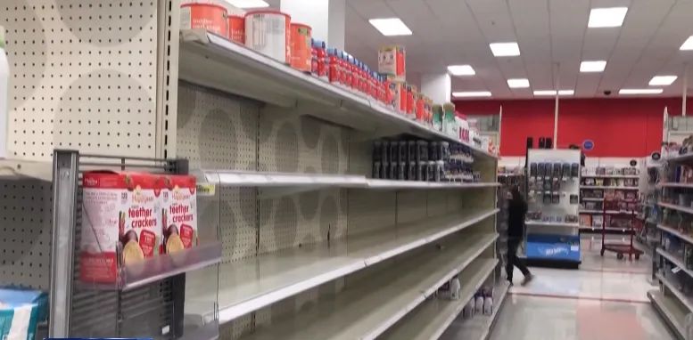 荒谬！美国深陷“奶粉荒”，政府却砸钱支持别国打仗