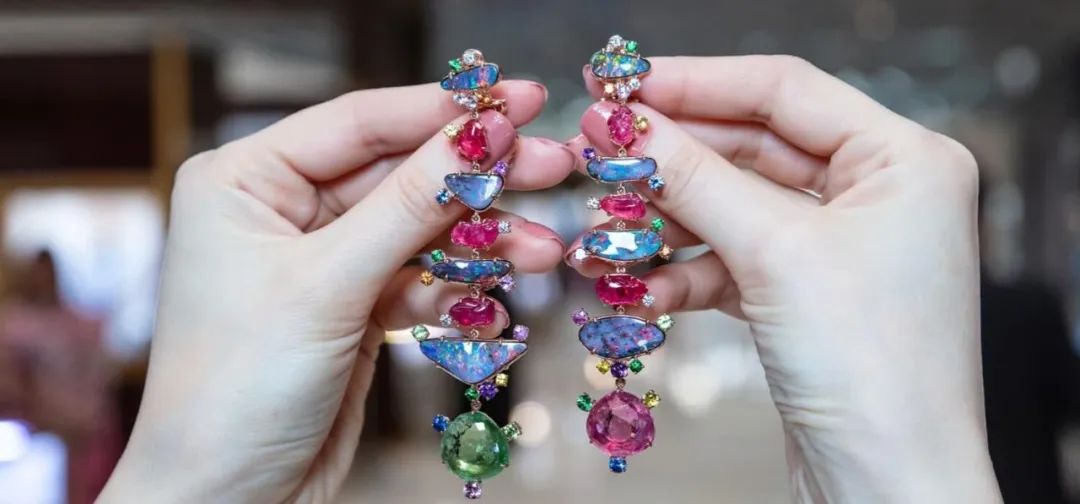 出门怎样带东西方便不拿行李箱,过年出门带什么样的首饰