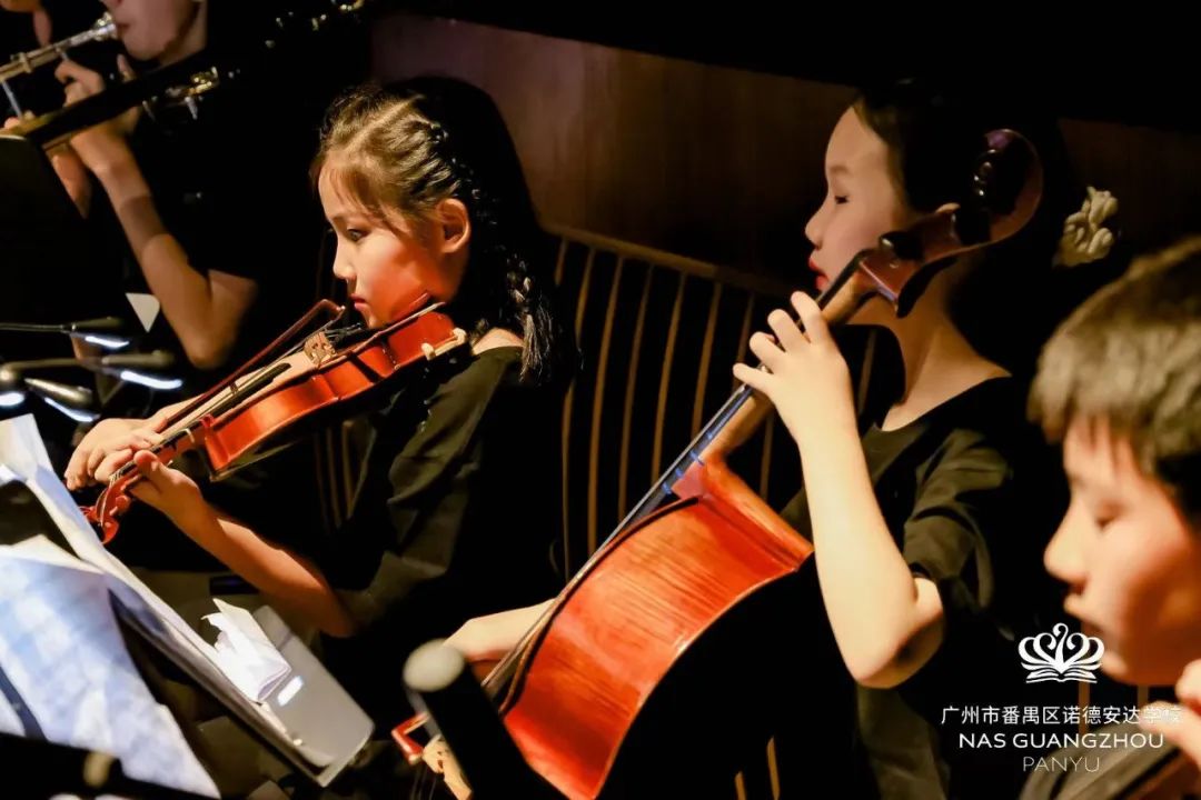 这所学校用百老汇式的高规格表演艺术教育滋养孩子的精神世界