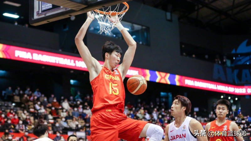 周琦再次失去首发位置,周琦状态低迷引担忧