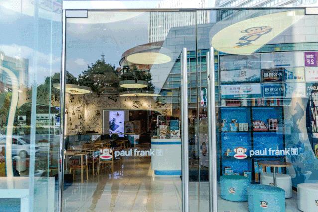 看完大嘴猴、易捷加油、狗不理开的咖啡店，谁能忍住不发朋友圈