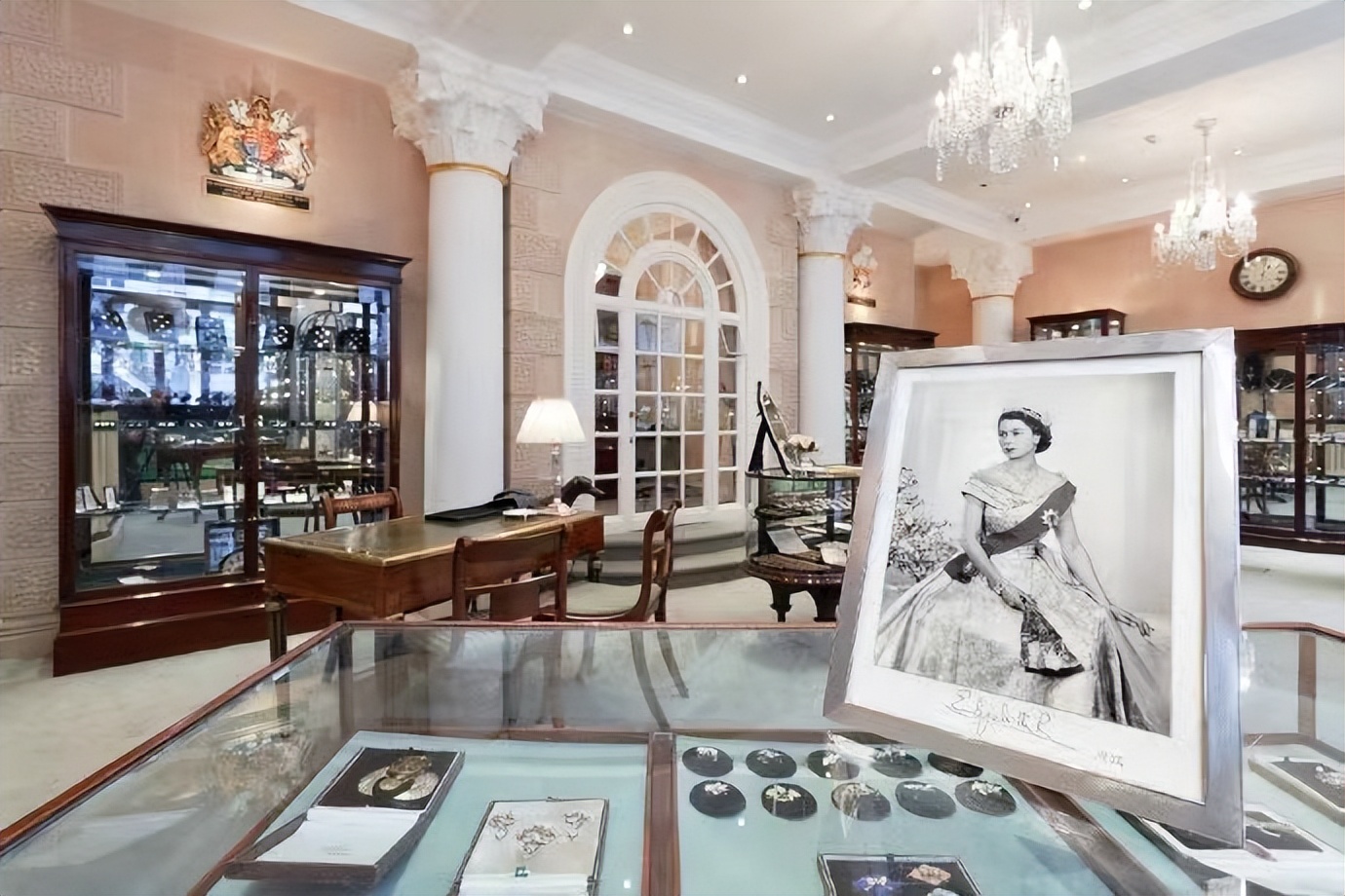 用这份珠宝店攻略开启十一长假的惊喜之旅