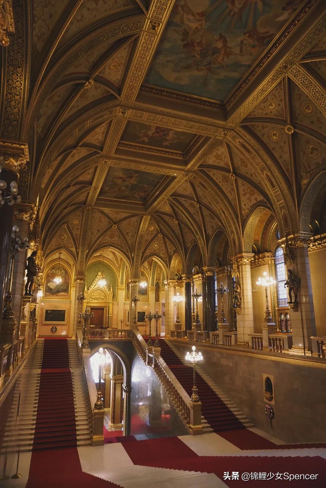 我在布达佩斯，收集了很多秋天送给你