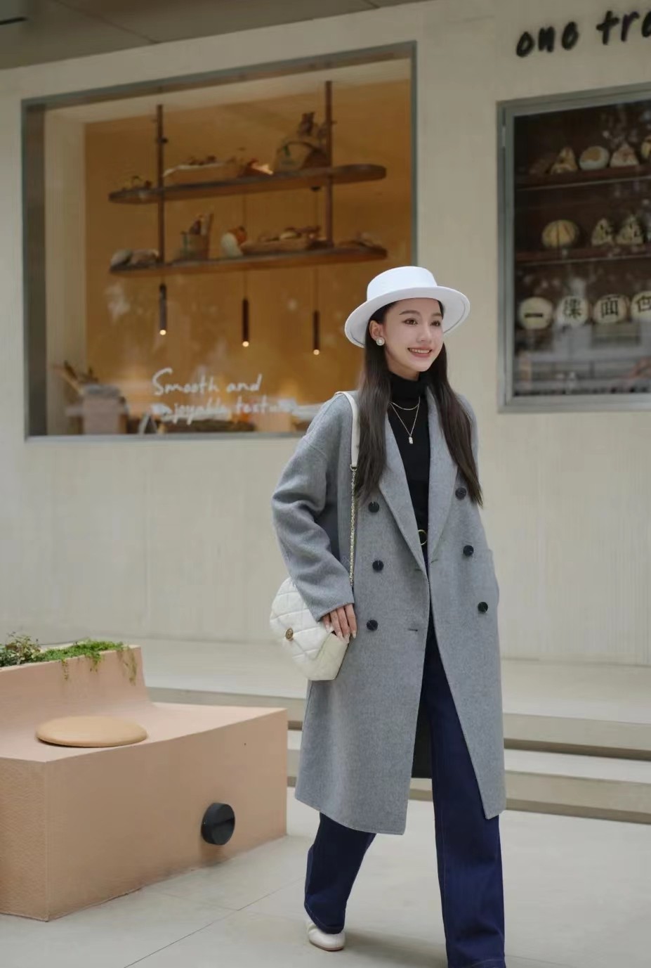 双面呢大衣能搭直筒牛仔裤吗,大衣搭配工装裤子