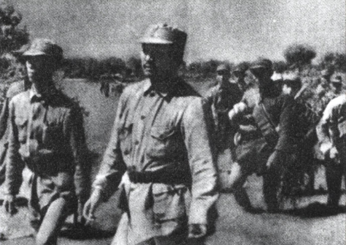 1955年毛主席审阅元帅名单，看到贺龙名字时笑道：他可是个好配角