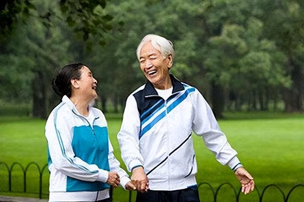 医生说有个囊肿是怎么回事,医生说囊肿是良性的但是需要手术