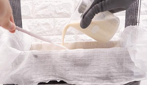 日本小哥用豆腐做刀,日本小哥铸刀全过程视频