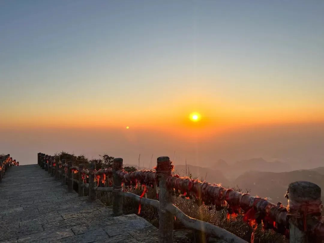 回到小县城朝九晚五,回到朝九晚五的心情说说