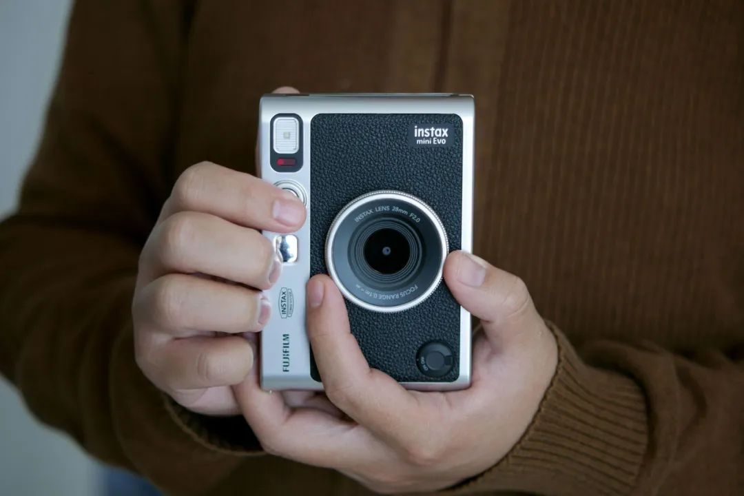 富士instaxminievo,富士instaxminievo怎么拍照