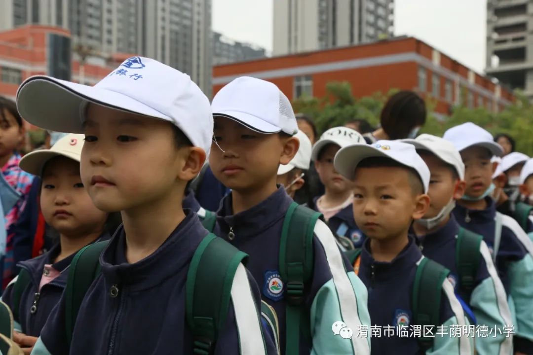涓板窞骞煎皬琛旀帴,涓拌崼