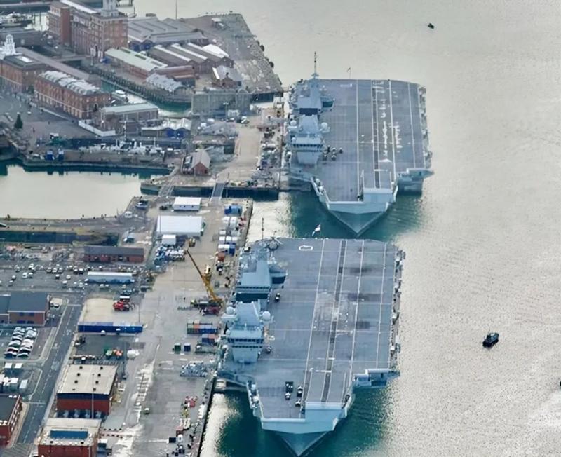 18世纪英国皇家海军大战海盗,英国皇家海军火力全开