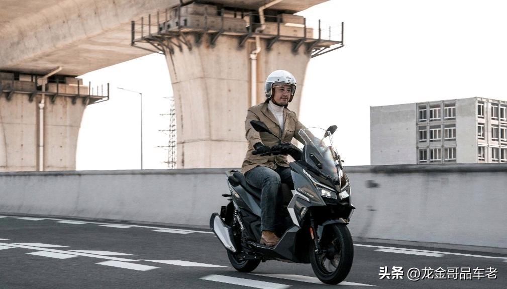 最适合摩旅的踏板车两万以内,150cc跨界踏板车
