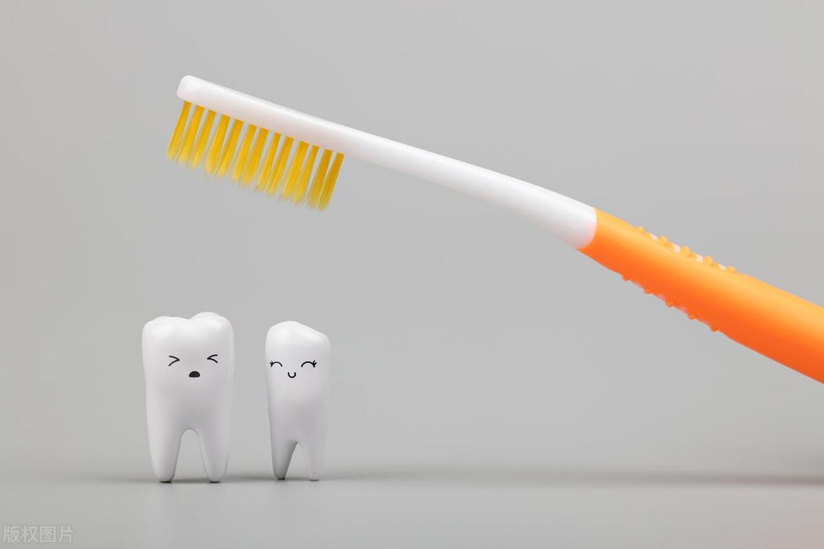 口臭难闻教你一招从此告别口臭,口臭的人为什么闻不到自己的口臭