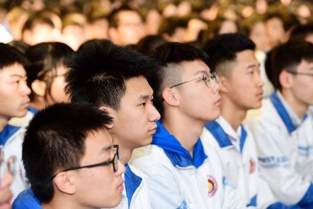 吉林实验中学百日誓师演讲,吉林一中2018百日誓师大会