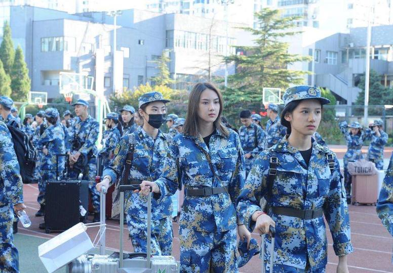 高考体检要“全*光脱**”？身高不到1米5不能考试？学生难以接受