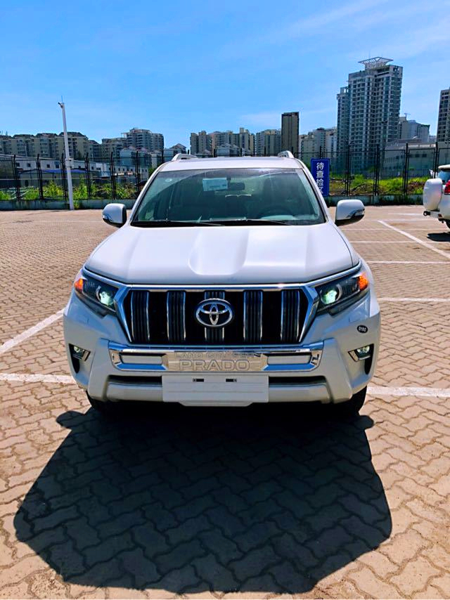 开着霸道4.0T，给自己一个信马由缰的机会