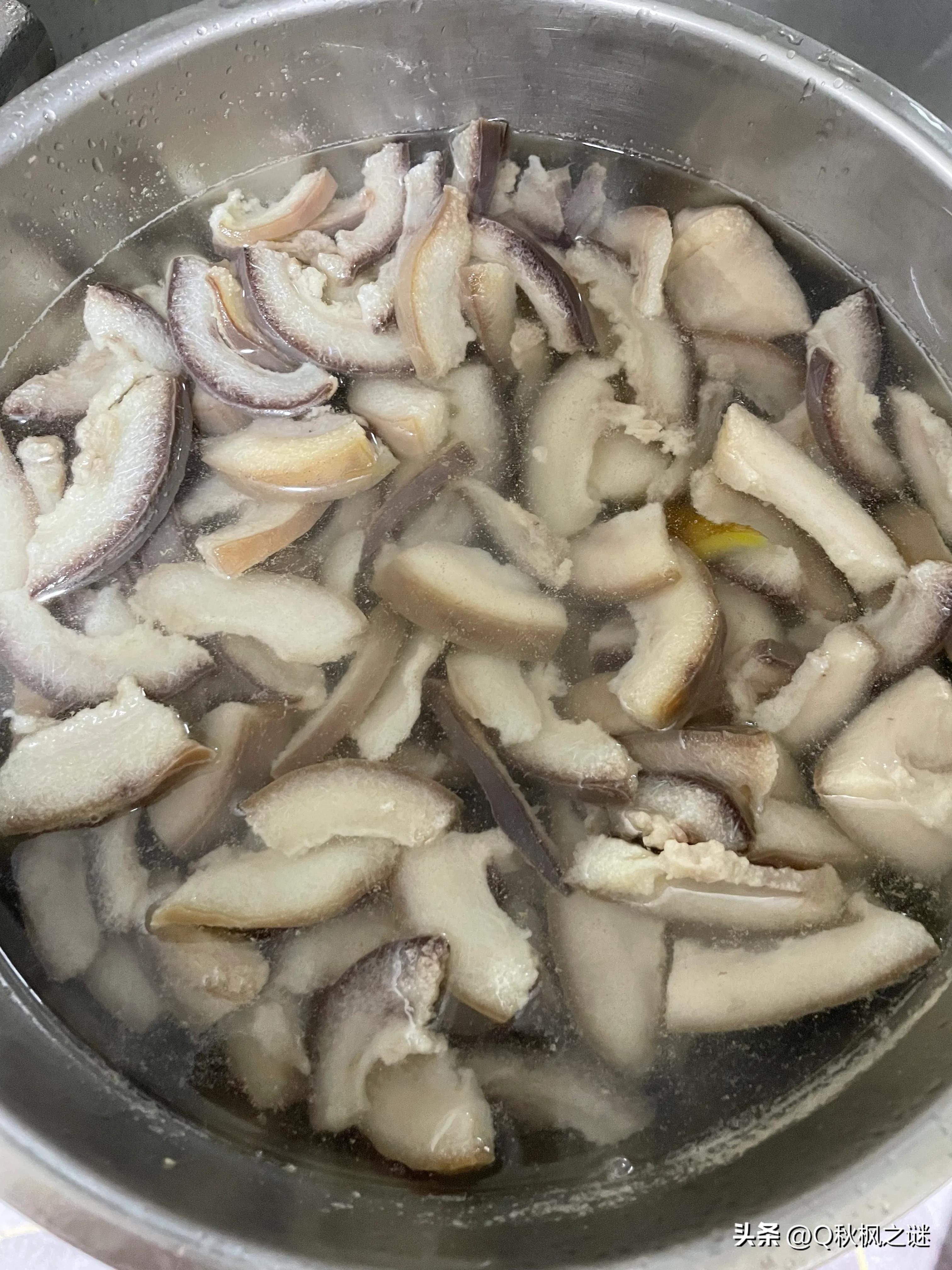 牛皮冻的热量,超q弹满满的胶原蛋白