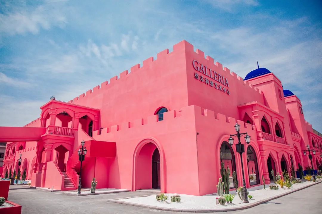 亚洲婚纱女王杀进内娱，女星们集体坐不住了