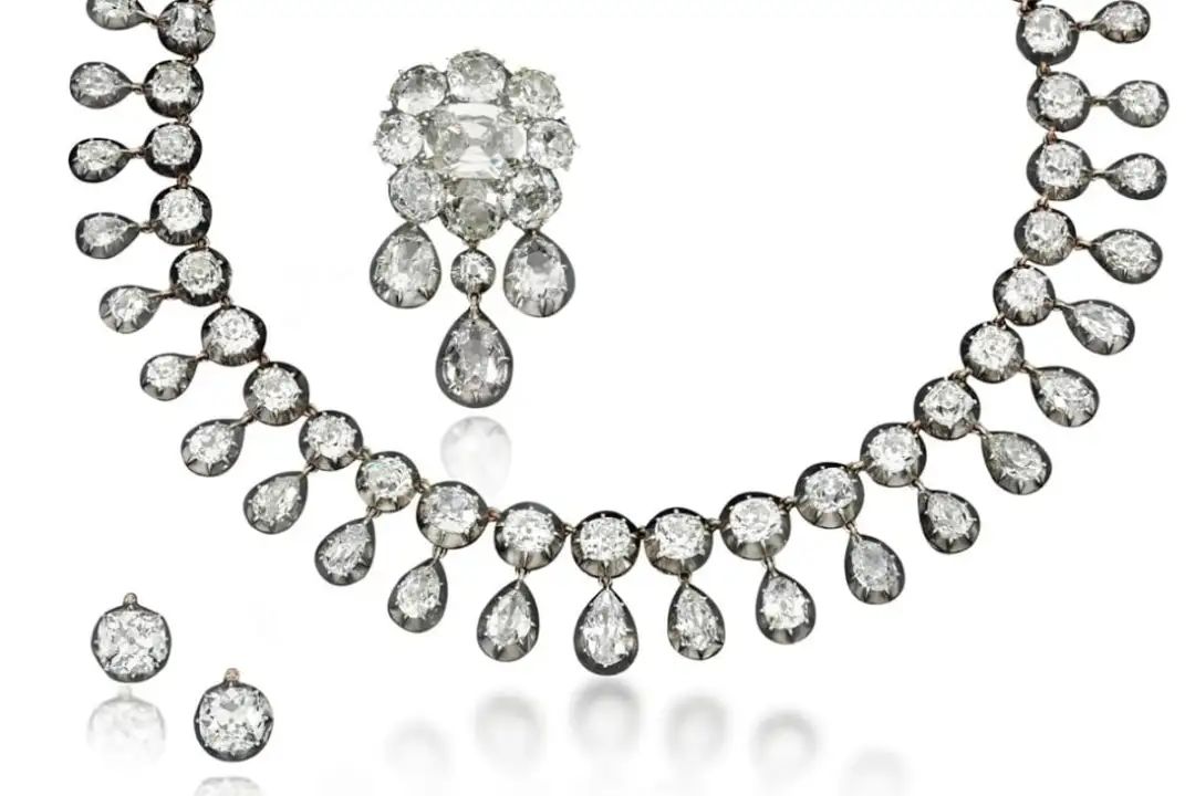 法国珠宝值得买吗,法国王室的王冠和首饰